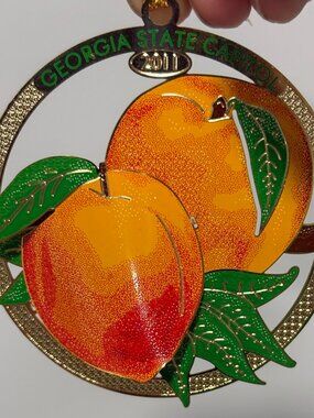 2011 Georgia State Capitol Georgia Peach Metal Hanging Ornament w/ Box
